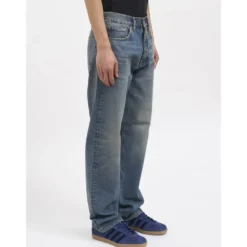 Standard Jeans