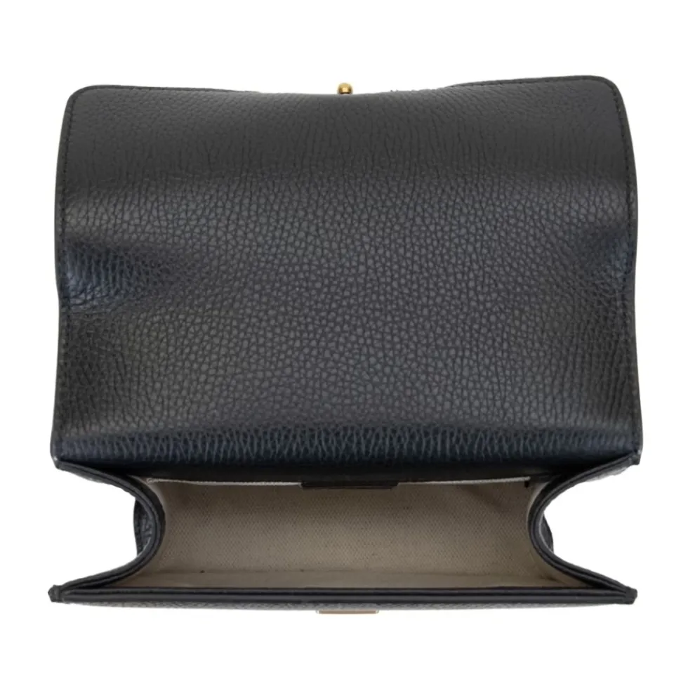 Stilfuld læder crossbody taske med kæde