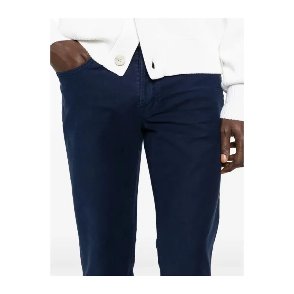 Straight Jeans