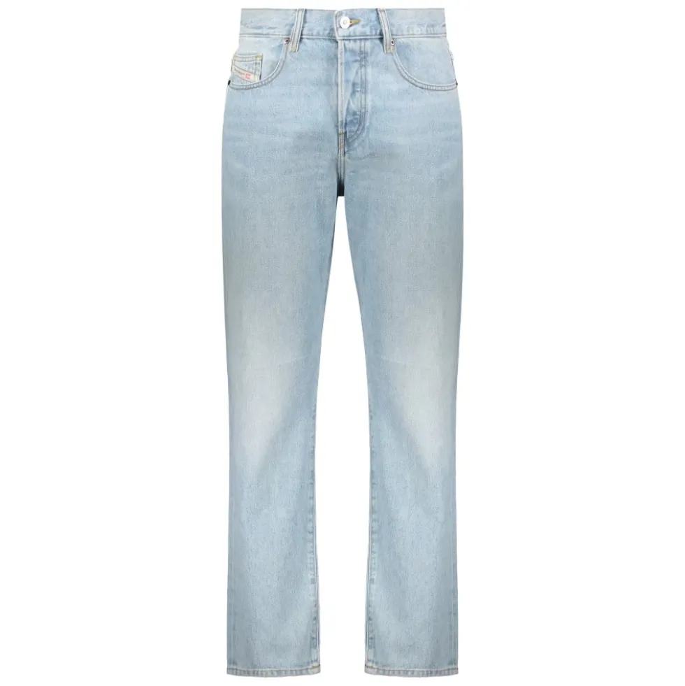 Straight Jeans