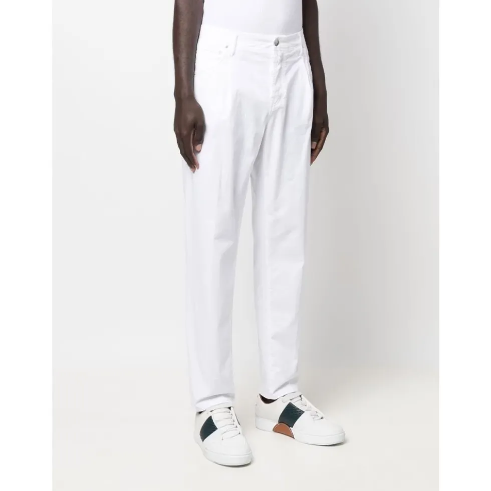 Straight Jeans
