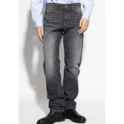 Straight-leg jeans