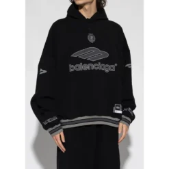 Sweatshirt med patches