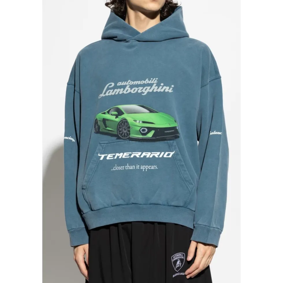 Sweatshirts & Hoodies