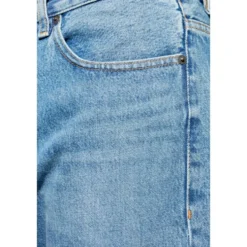 The Straight Jean