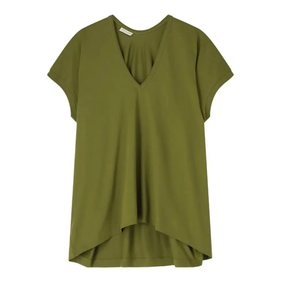 V-neck T-shirt