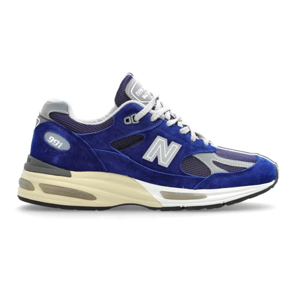 991v2 Sneakers