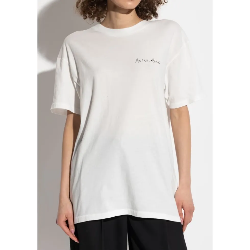 Walker Tee Lyrics