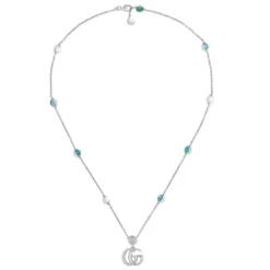 YBB527399001 - Argento 925, Madreperla, Topazio, Resina - Halskæde med Interlocking G vedhæng i blankt ældet sterlingsølv, perlemor, blå topas og turkis harpiks
