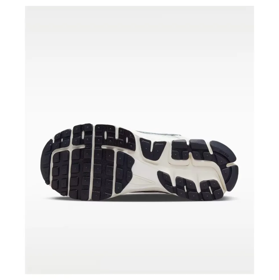 Zoom Vomero 5 Layered Low Top Sneakers